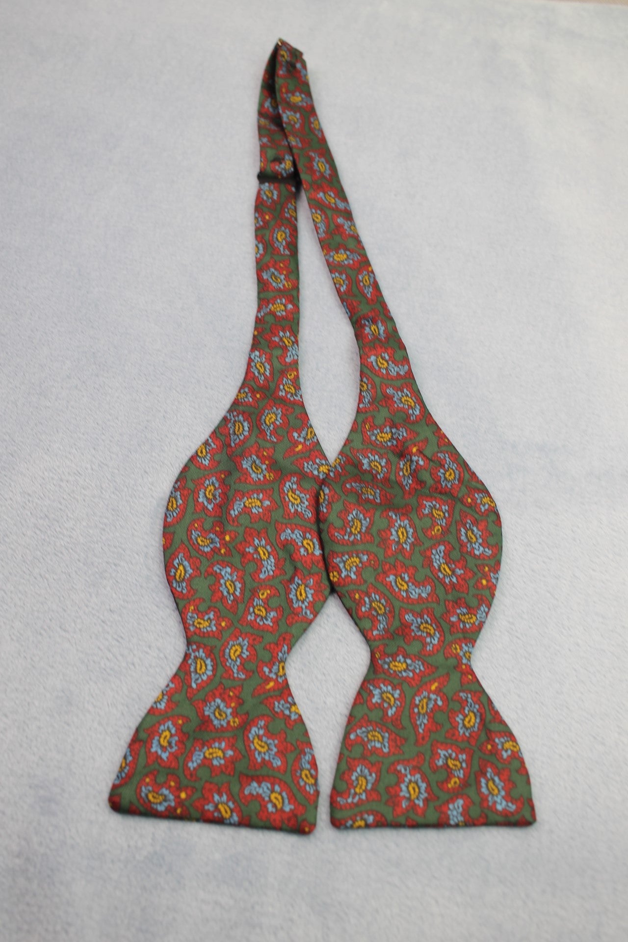 Vintage self tie thistle end red green blue pattern bow tie adjustable